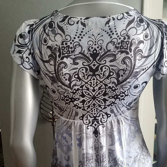 Top - Picture 2 of 3